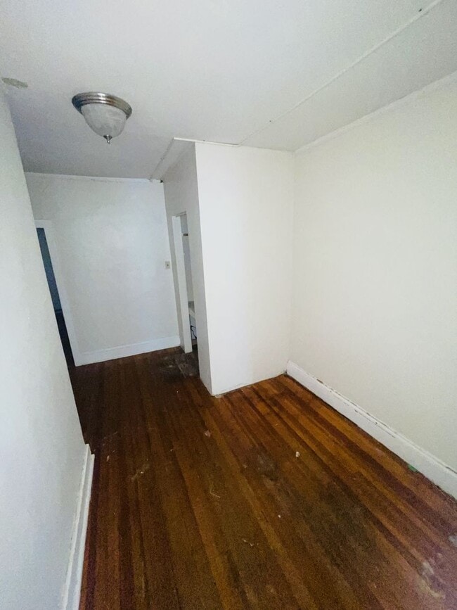 Building Photo - 306 Hudson Ave