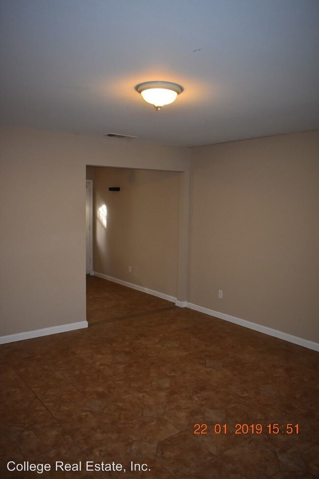 Building Photo - 2 br, 1 bath Apartment - 8205 Kiltie Way