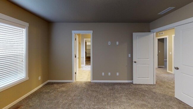 Building Photo - Beautiful single family home in quiet Vancouver neighborhood