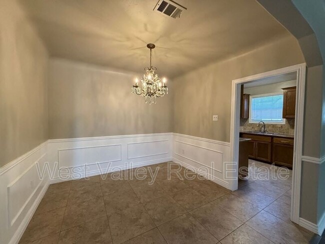 Building Photo - 408 F St