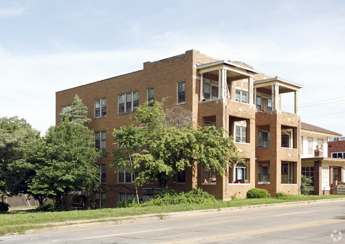 Building Photo - 1314 S Denver Ave