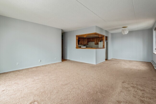 Building Photo - 9731 Fox Glen Dr