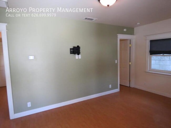 Building Photo - 482 W Hammond