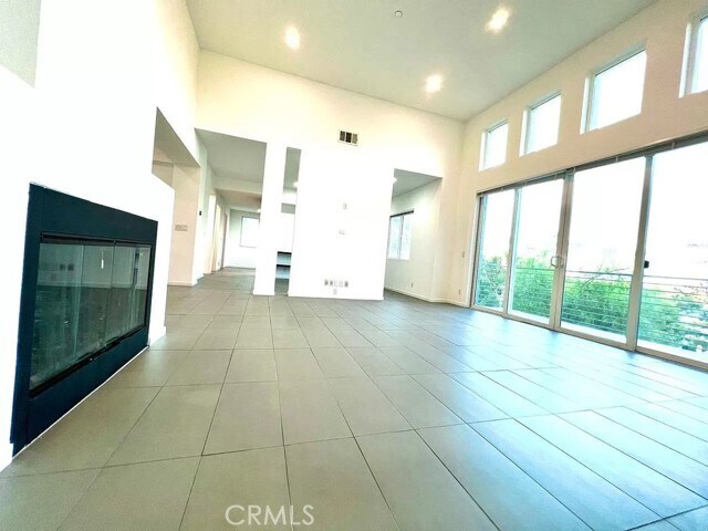 Foto del edificio - 5698 Como Cir