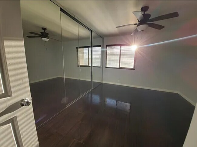 Foto del edificio - 2408 S Hacienda Blvd