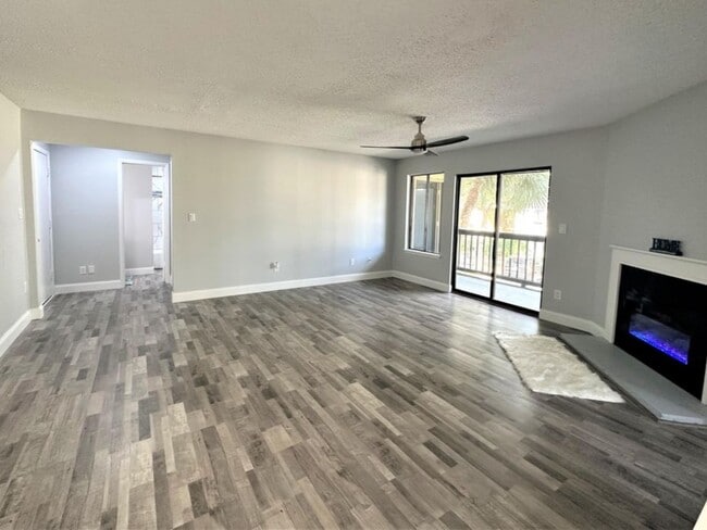 Building Photo - 3525 Sable Palm Ln