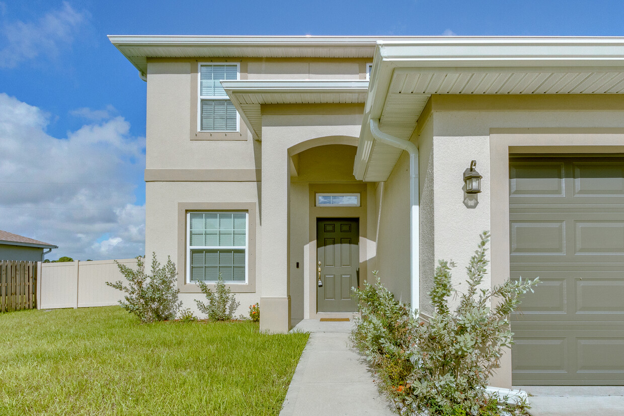 Foto principal - 927 Sable Cir SE
