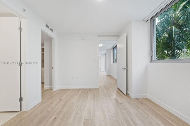 Foto del edificio - 1500 Bay Rd