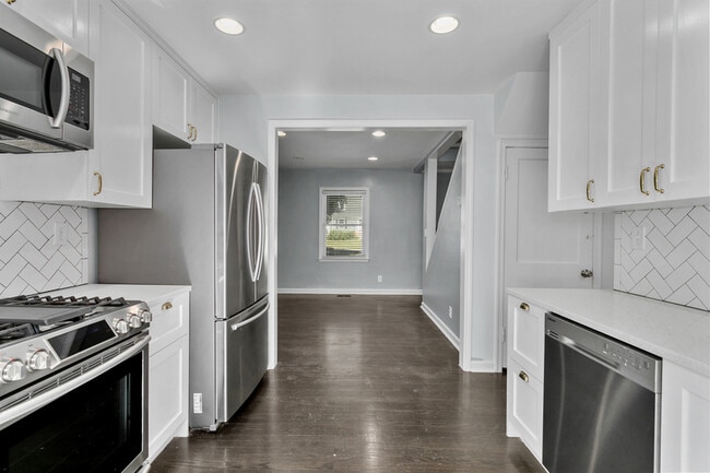 Building Photo - 6527 W 80th St