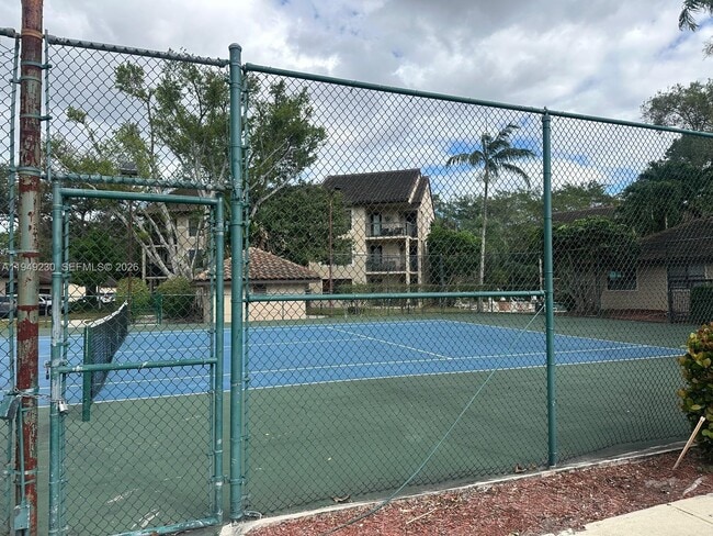 Foto del edificio - 4481 W McNab Rd