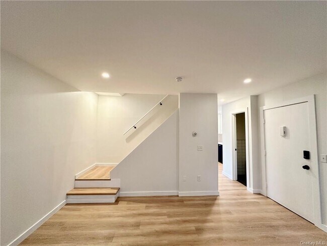 Building Photo - 15 The Blvd