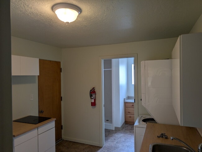Building Photo - Updated Studio Apartment in Ephraim – All Utilities Included + Pet Friendly