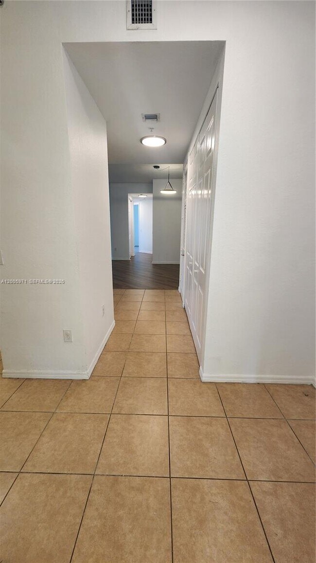 Building Photo - 3600 Oaks Clubhouse Dr