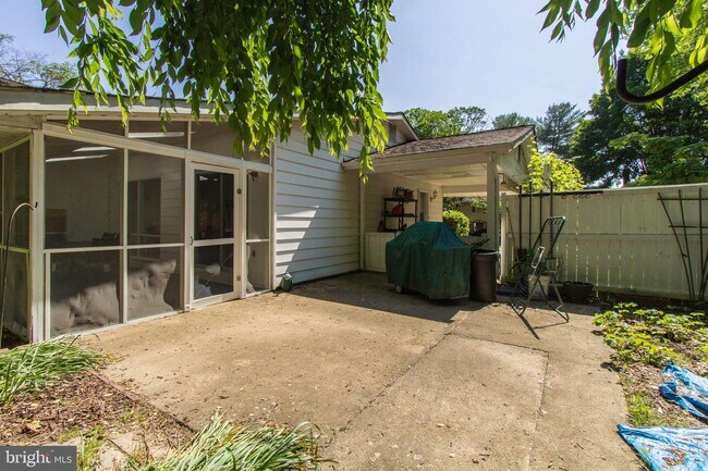 Building Photo - 3206 Armory Ct