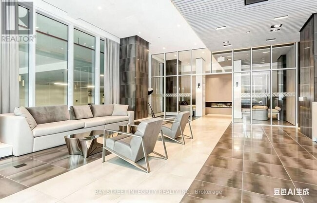 Photo du bâtiment - 2485 Taunton Rd