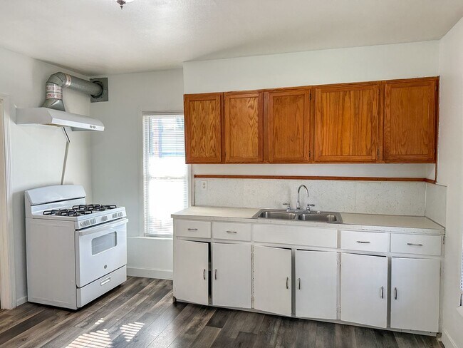 Foto del edificio - 748-750 Hogan SW