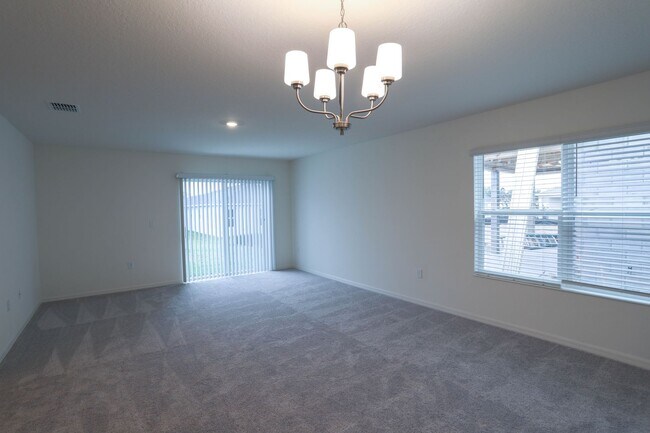 Building Photo - 2950 Lavanda Dr