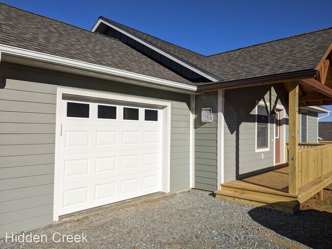 Building Photo - 2 br, 2.5 bath House - 130 Morgan Place