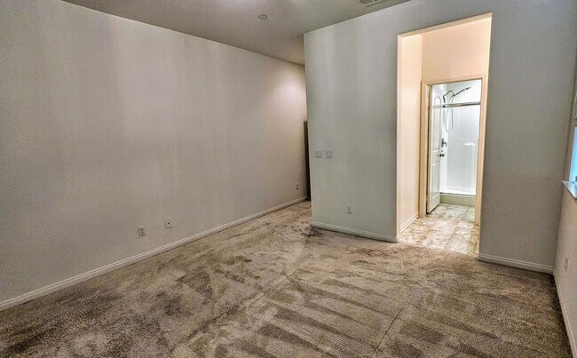 Building Photo - 3060 VIA SEGOVIA CORONA 92881 (5 BED / 4 B...