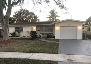 Building Photo - 1655 N 50th Ave