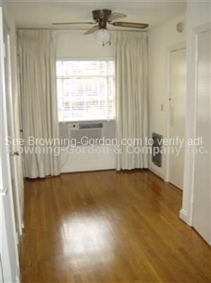 Building Photo - Adorable 1 bedroom duplex available!