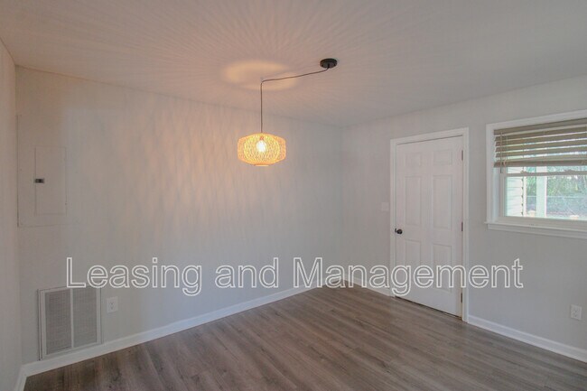 Building Photo - 1087 Bexley St