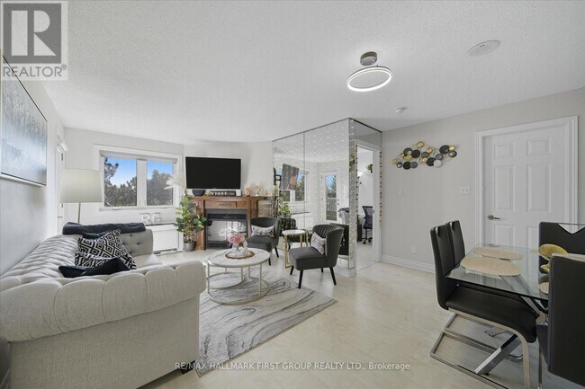 Photo du bâtiment - 189 Lake Driveway W