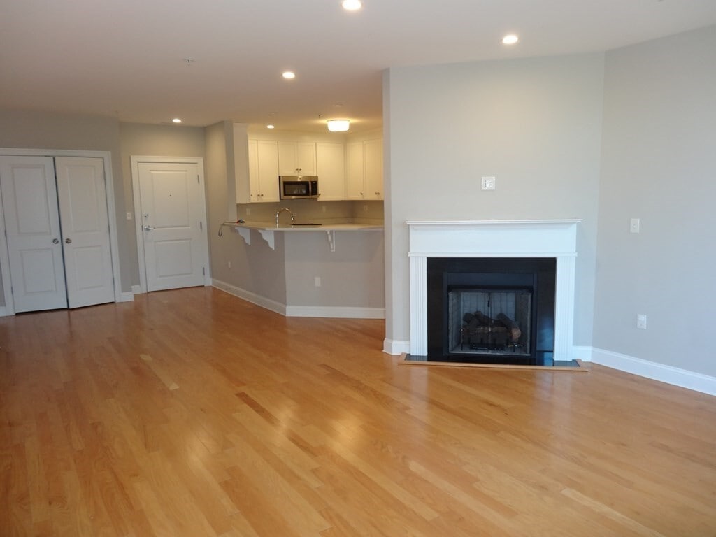 2 Inwood Dr Unit 1002, Woburn, MA 01801 Condo for Rent in Woburn, MA