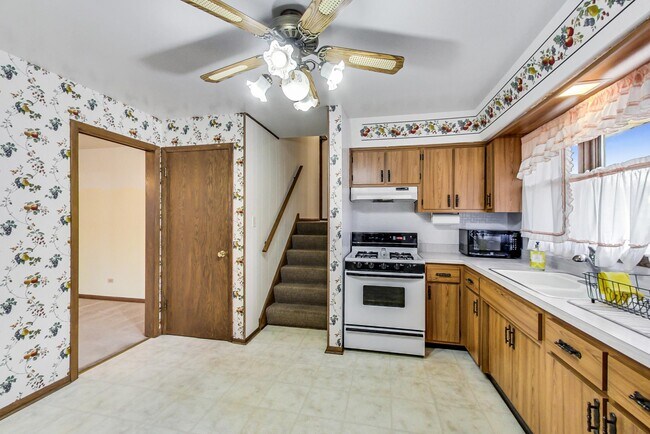 Foto del edificio - 8917 Natoma Ave