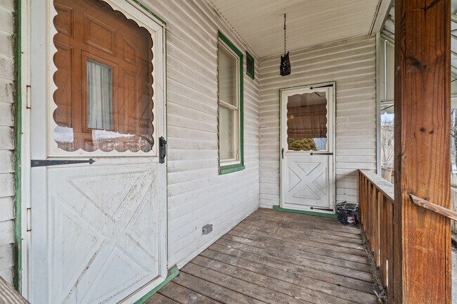 Foto del edificio - 134 Corey Ave