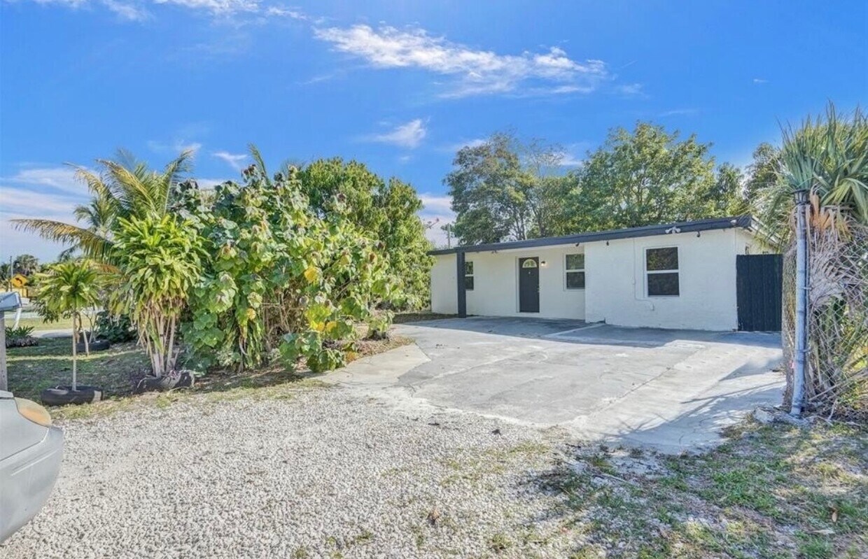 Foto principal - 1632 Lauderdale Manor Dr