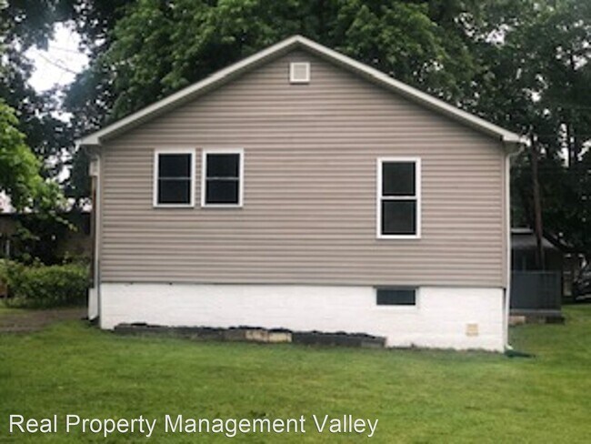Building Photo - 3 br, 1 bath House - 108 Swans Lane