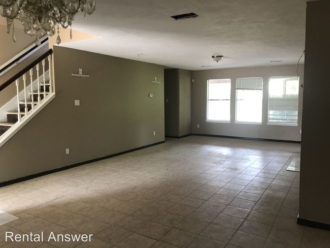 Building Photo - 10843 Glenora Dr