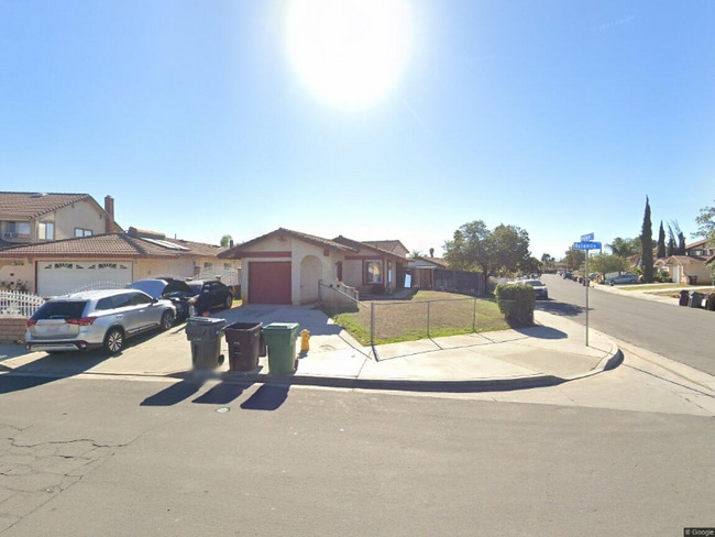 Photo - 23367 Rolanda Dr House