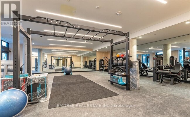 Photo du bâtiment - 2020 Bathurst St