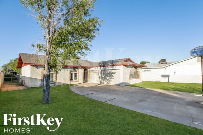 Building Photo - 2518 East Don Carlos Avenue