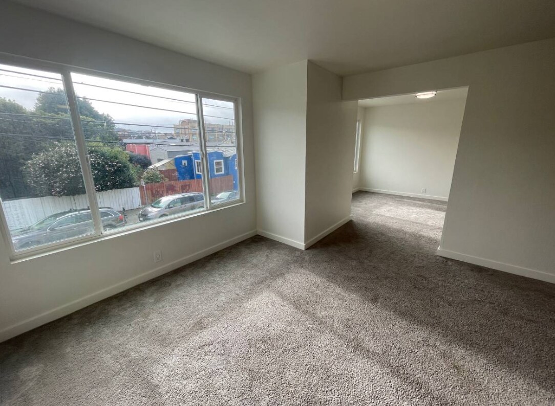 Primary Photo - 229 Amazon Ave
