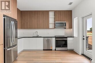 Building Photo - 4400 Laurier Pkwy