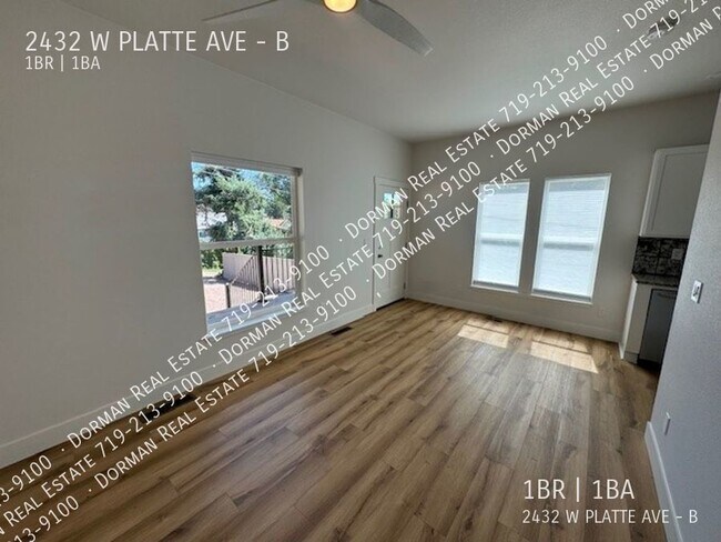 Foto del edificio - Amazing 1 Bedroom Rear Unit Of A Charming ...