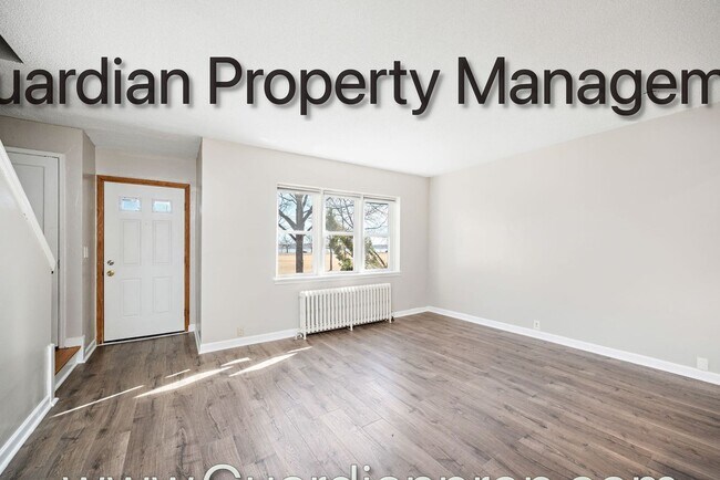 Foto del edificio - Bde Maka Ska Town Home, Renovated , Garage Space Included, Heat Paid, Dishwasher, W/D.