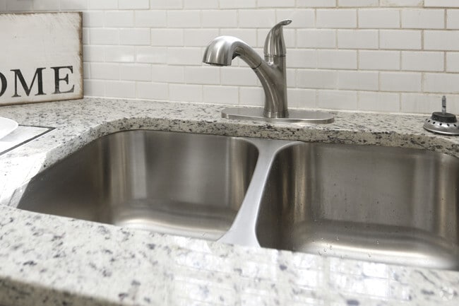 3BR, 2.5BA, 1,510 SF - Crystal Grove Townhomes