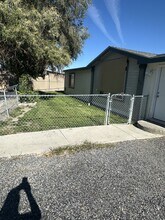 Building Photo - 690 Walnut Ct