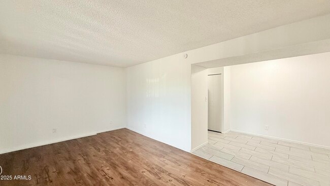 Building Photo - 2415 W Hazelwood St