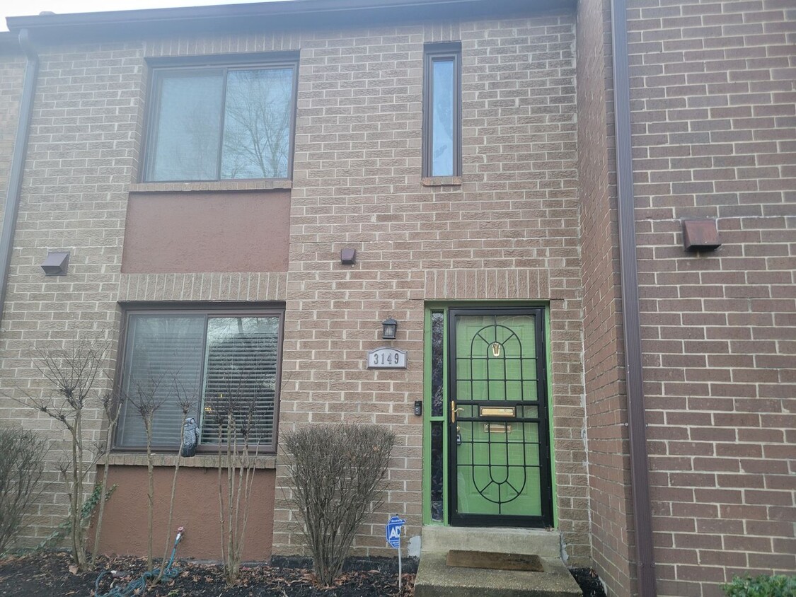 Foto principal - Lovely 3 BR/3.5 BA Townhome in Fort Lincoln!