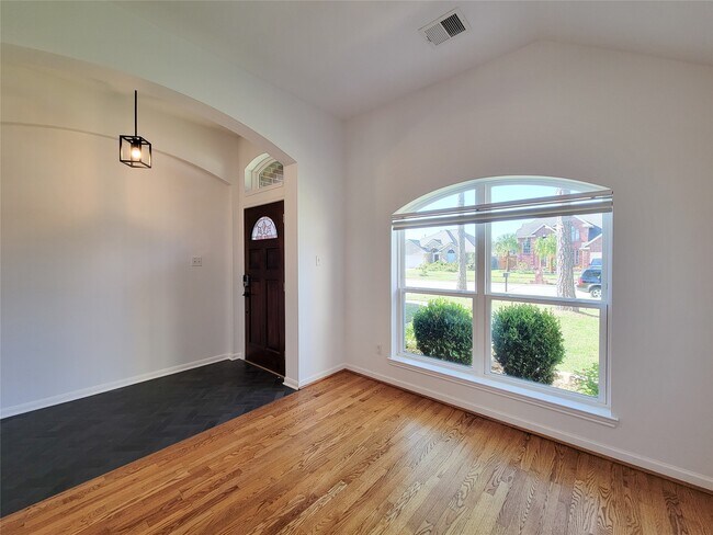 Foto del edificio - 8402 Major Blizzard Dr