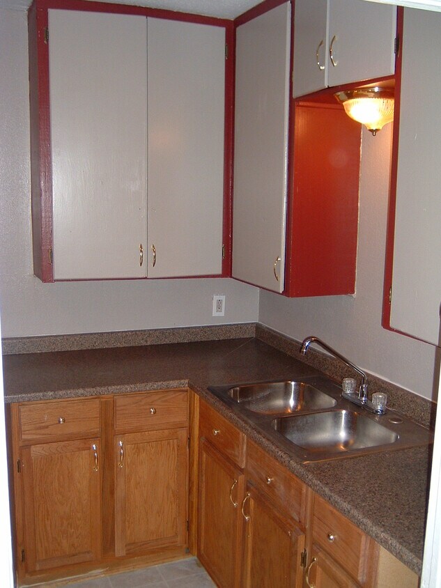 Building Photo - 115 Golden Crown Dr