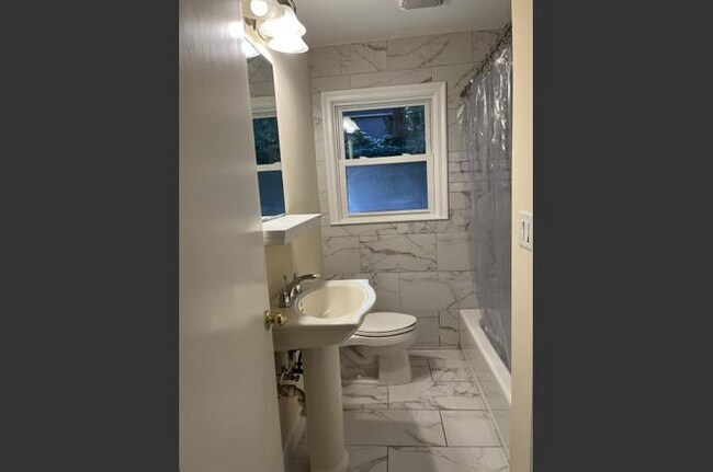 Foto del edificio - 4597 Briarcliff Rd NE