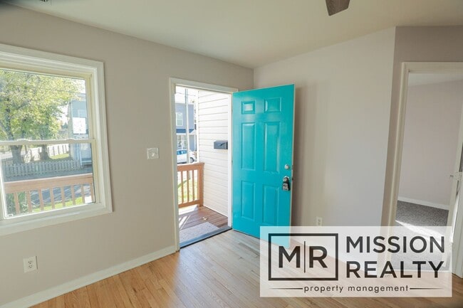 Building Photo - -- 3 BED 2 BATH HOME IN POPULAR NORTH SIDE --