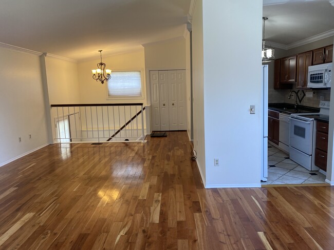 Building Photo - 42215 Pellston Dr