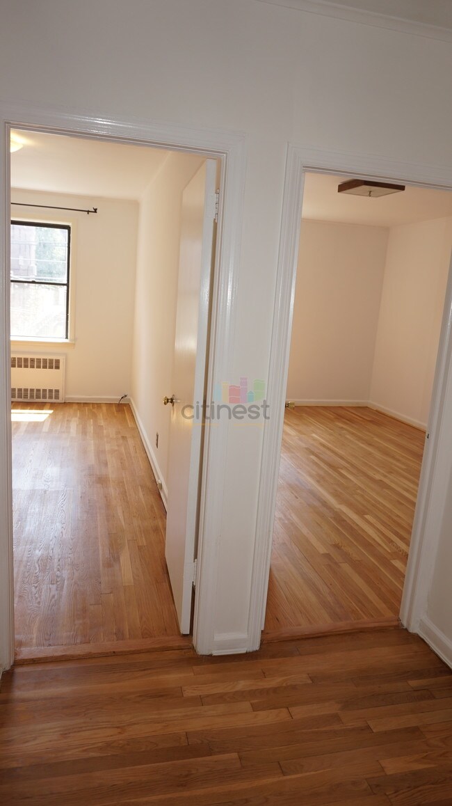 Building Photo - 142 96th St